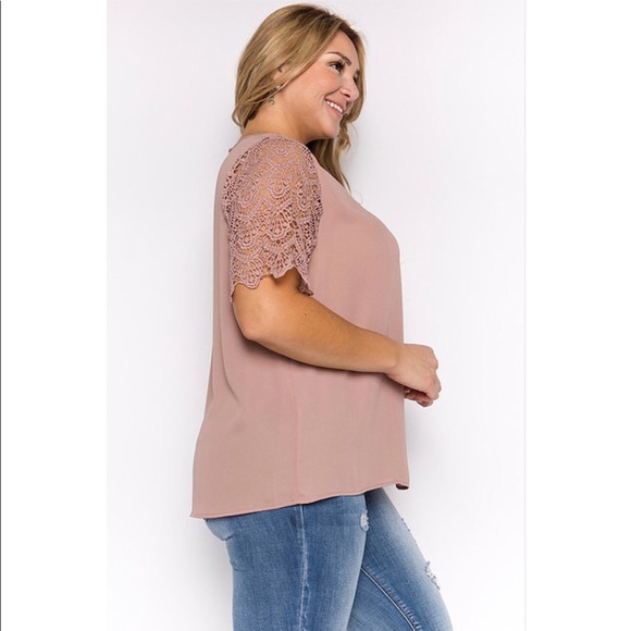 LAST ONE!!! CC Ivory Crochet Lace Sleeve Blouse - Picture 2 of 3